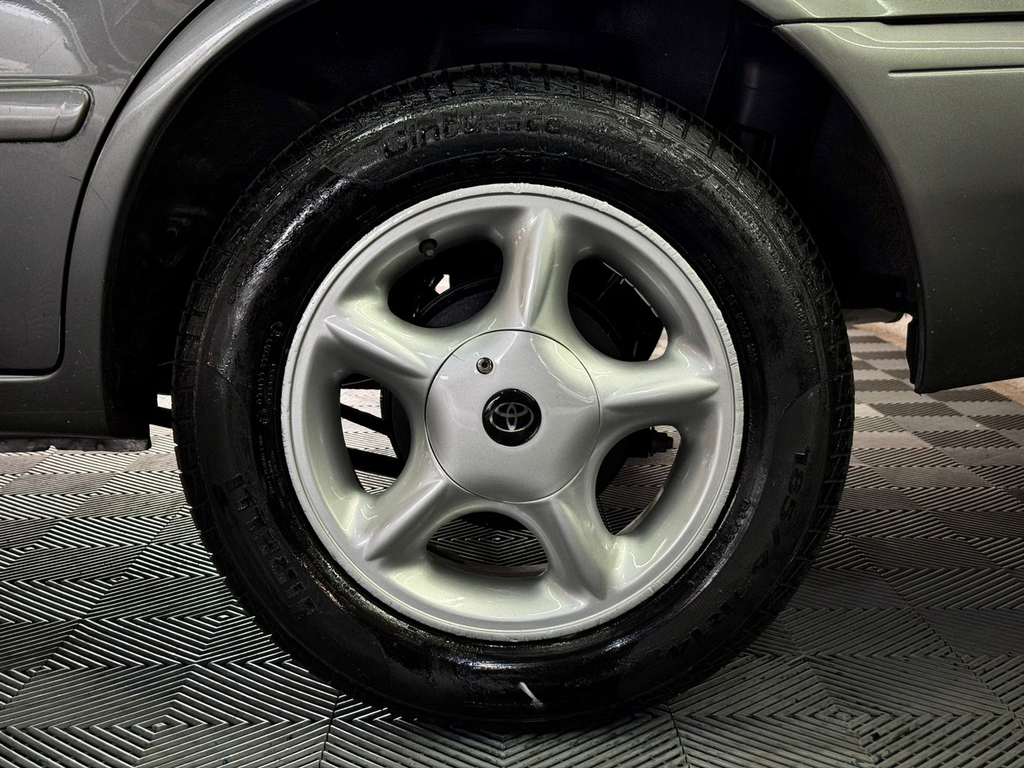 Toyota Corolla Cinza