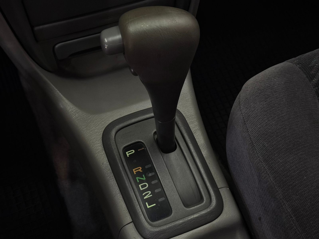 Toyota Corolla Cinza