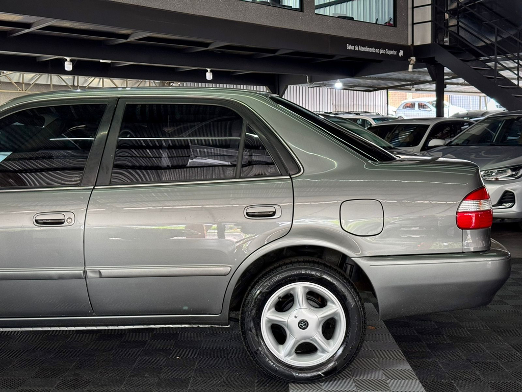 Toyota Corolla Cinza