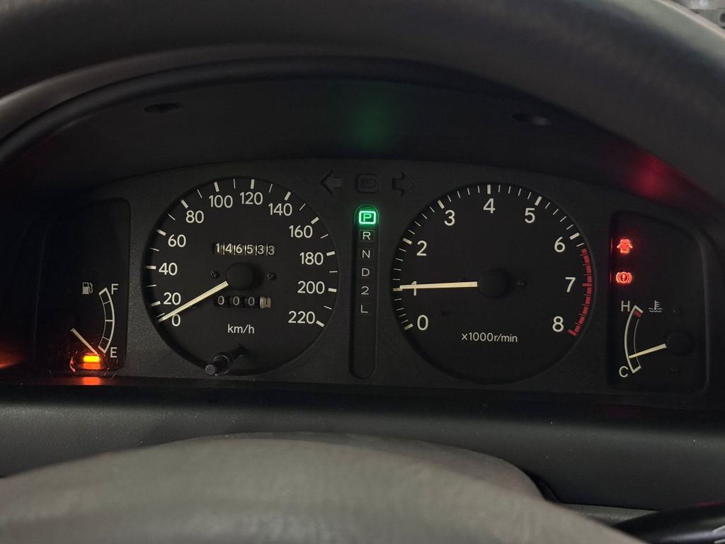 Toyota Corolla Cinza