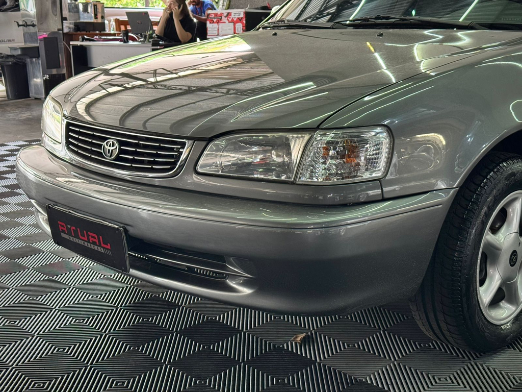 Toyota Corolla Cinza