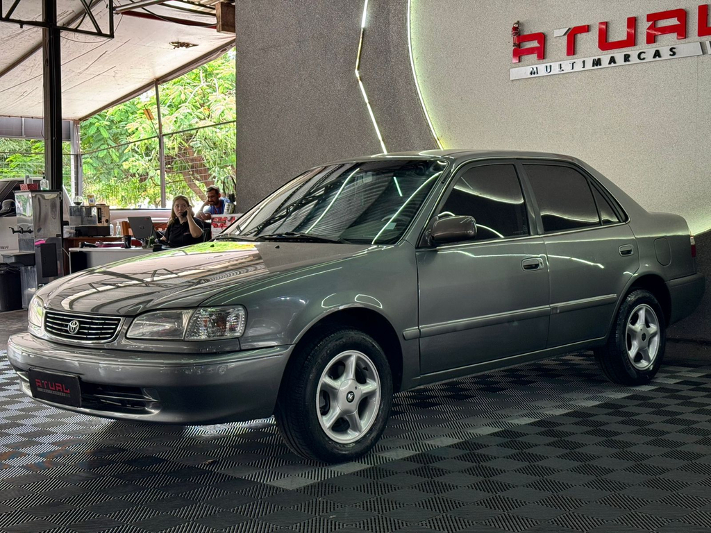 Toyota Corolla Cinza