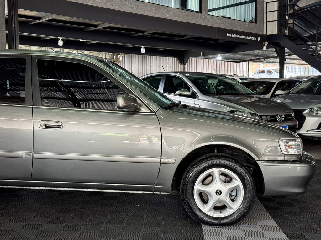 Toyota Corolla Cinza