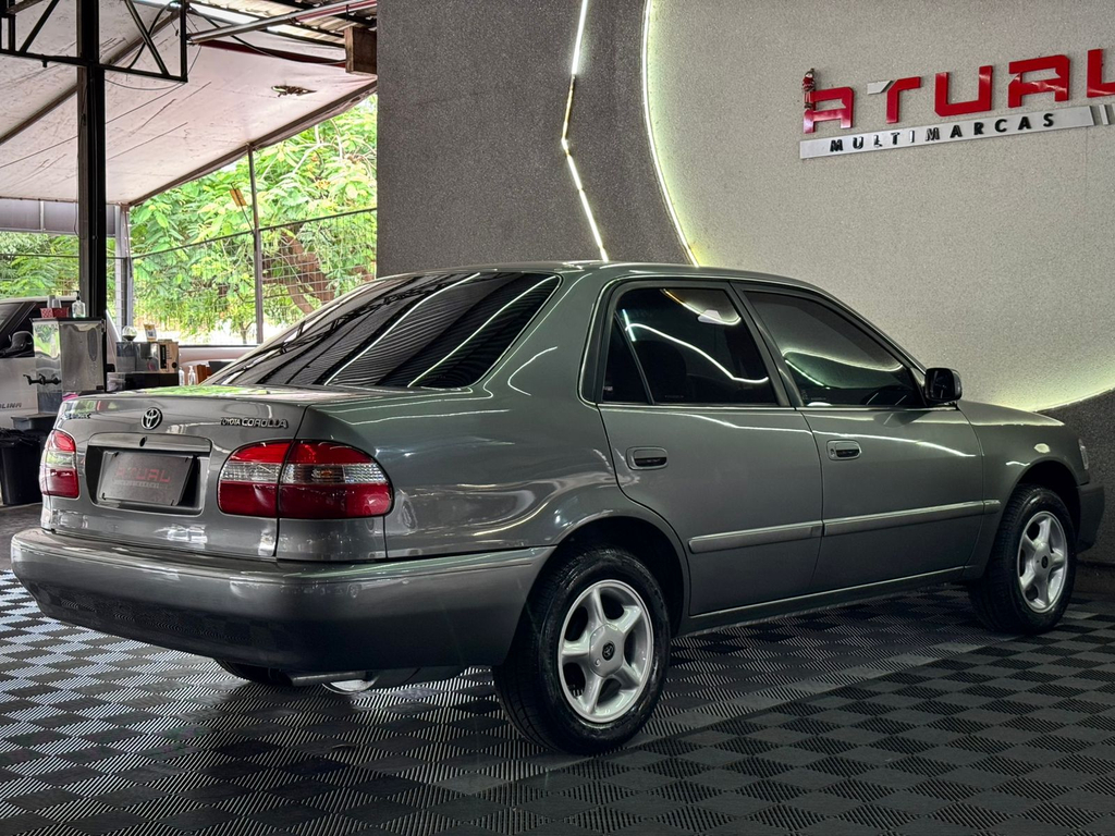 Toyota Corolla Cinza