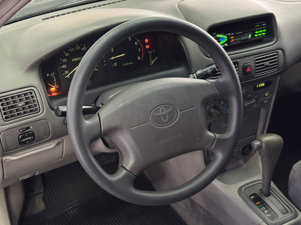 Toyota Corolla Cinza