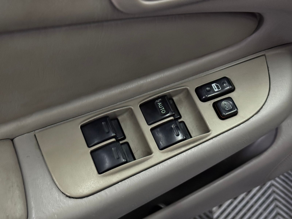 Toyota Corolla Cinza