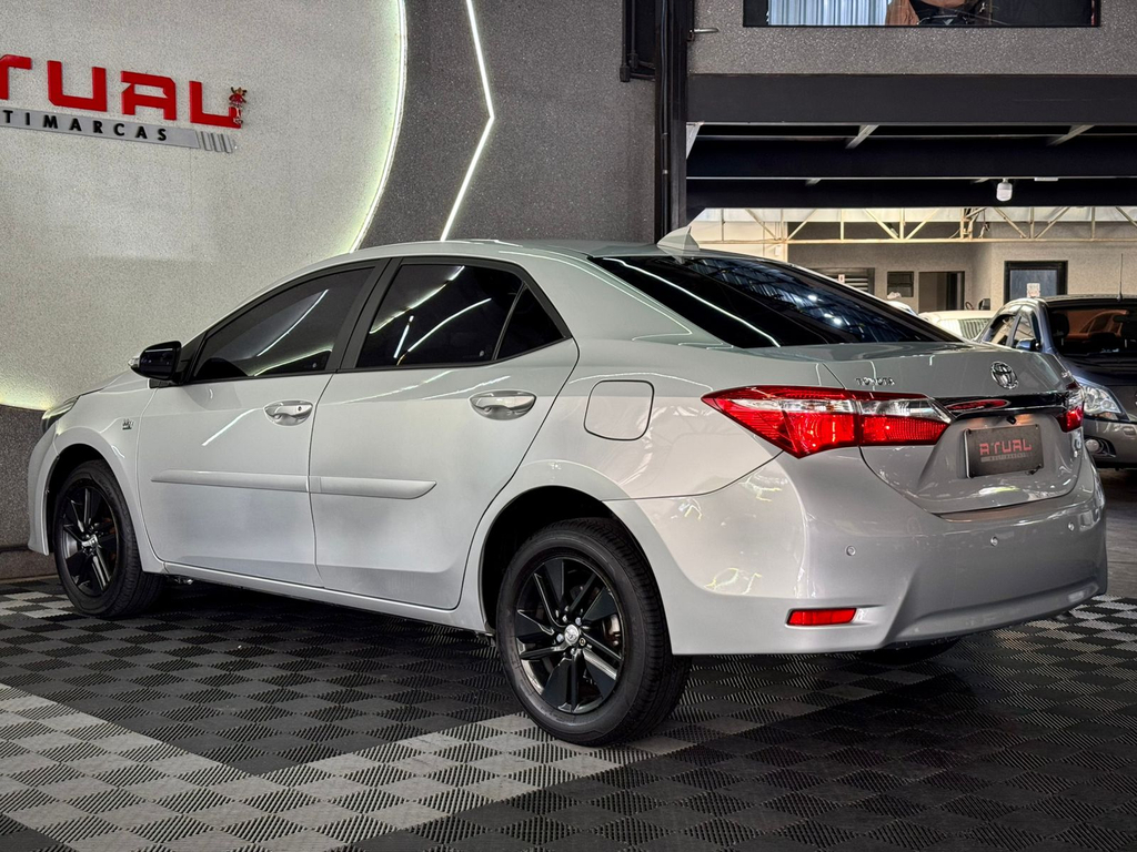 Toyota Corolla Prata