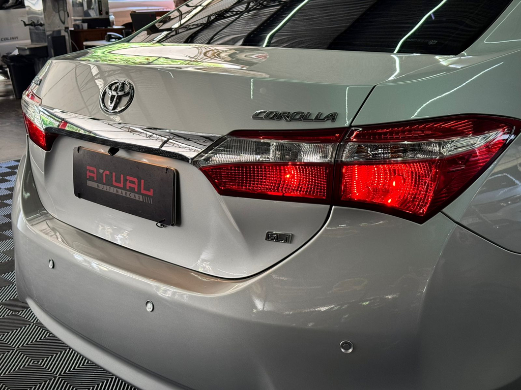 Toyota Corolla Prata