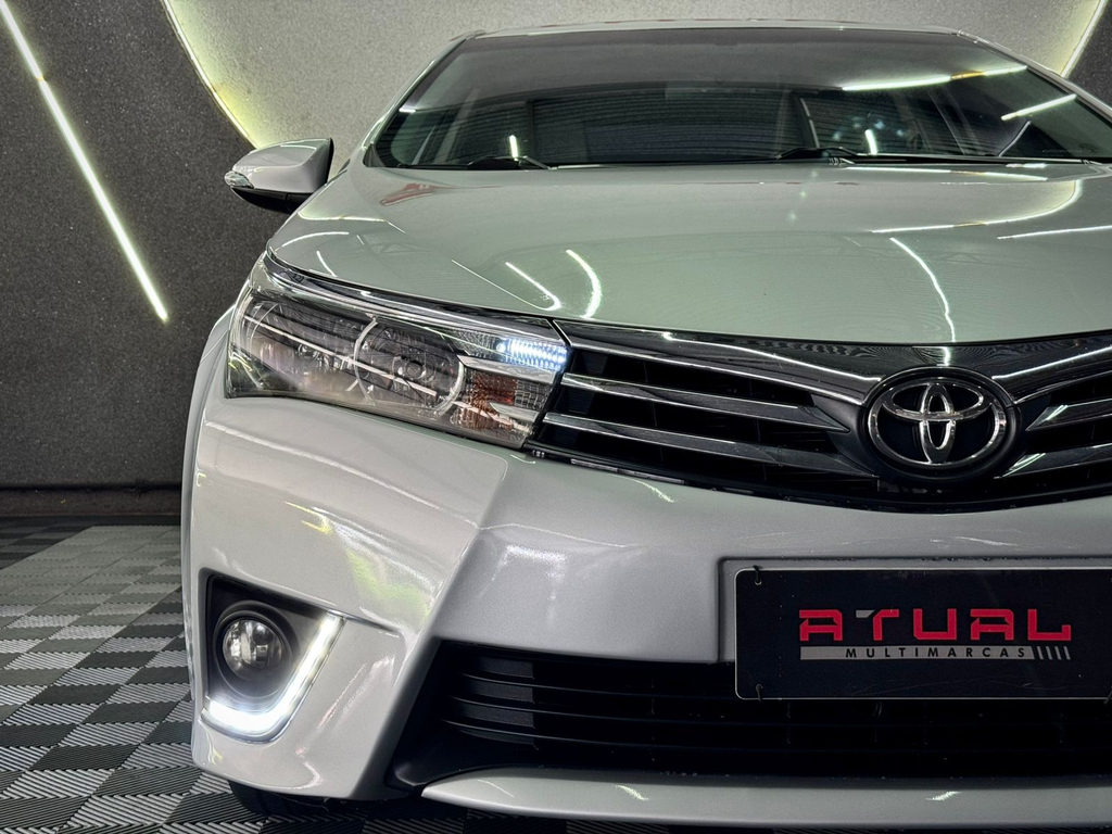 Toyota Corolla Prata