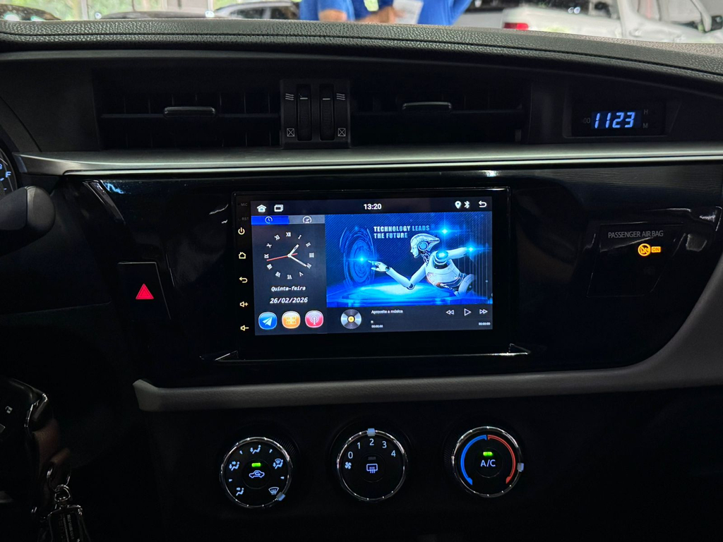 Toyota Corolla Prata