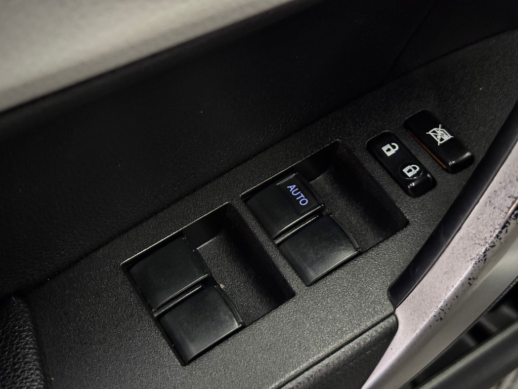 Toyota Corolla Prata