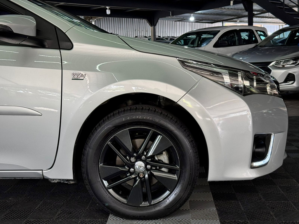 Toyota Corolla Prata