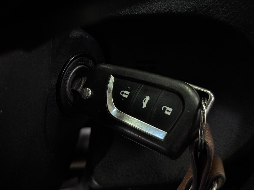 Toyota Corolla Prata