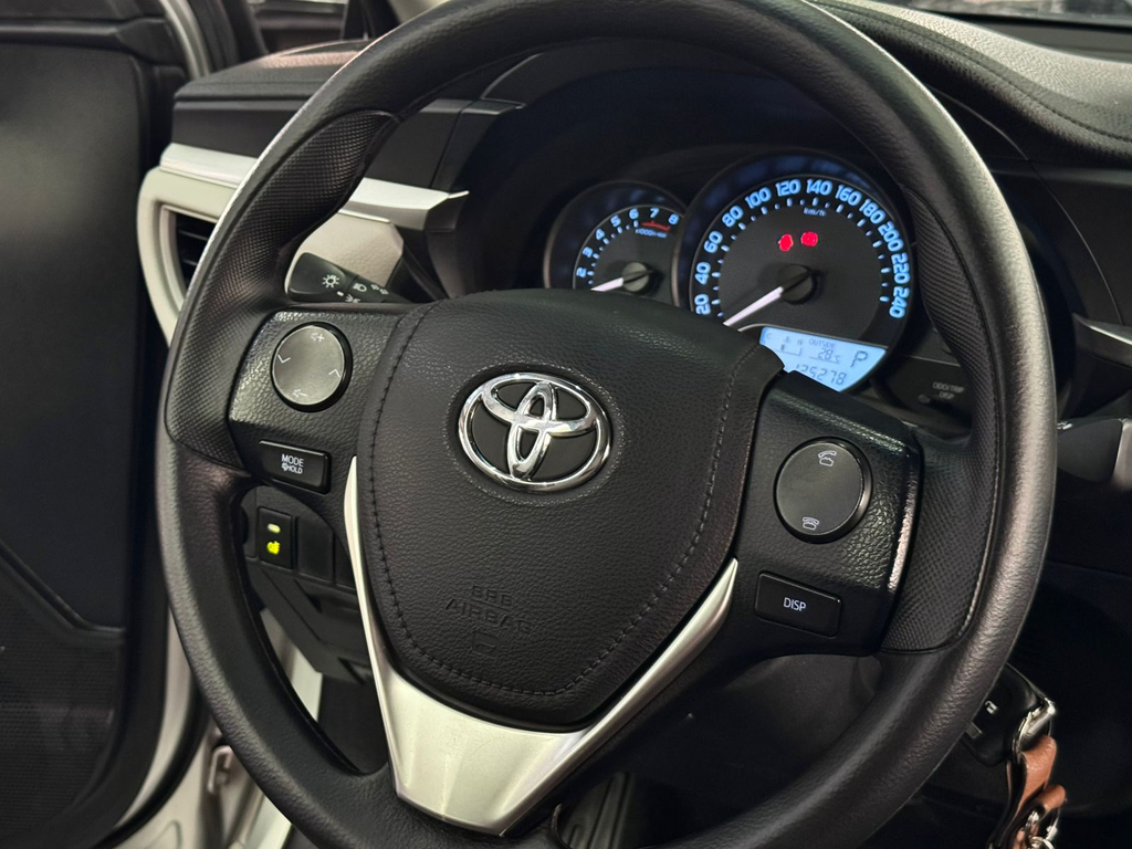 Toyota Corolla Prata