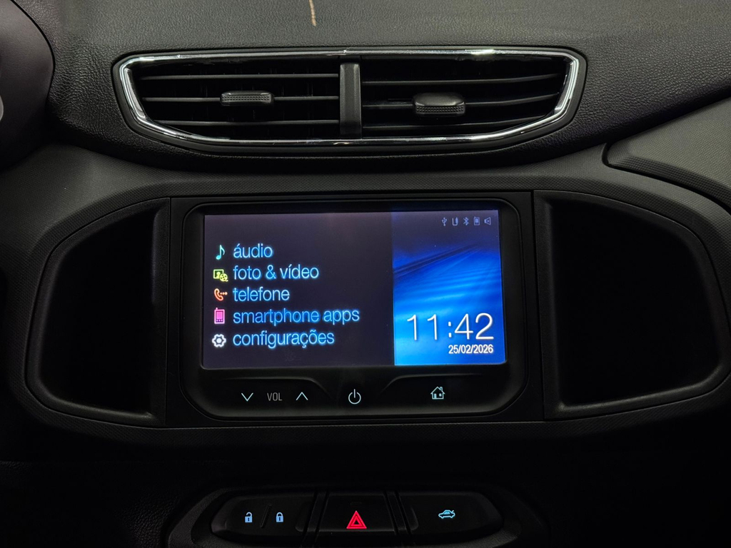 Chevrolet Onix Prata