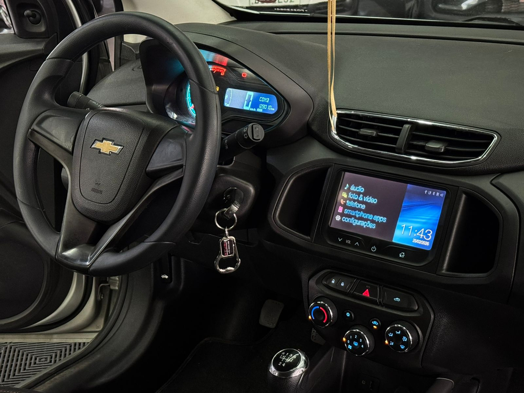 Chevrolet Onix Prata