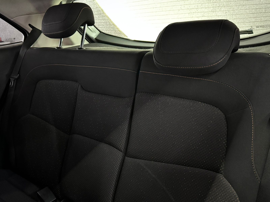 Chevrolet Onix Prata