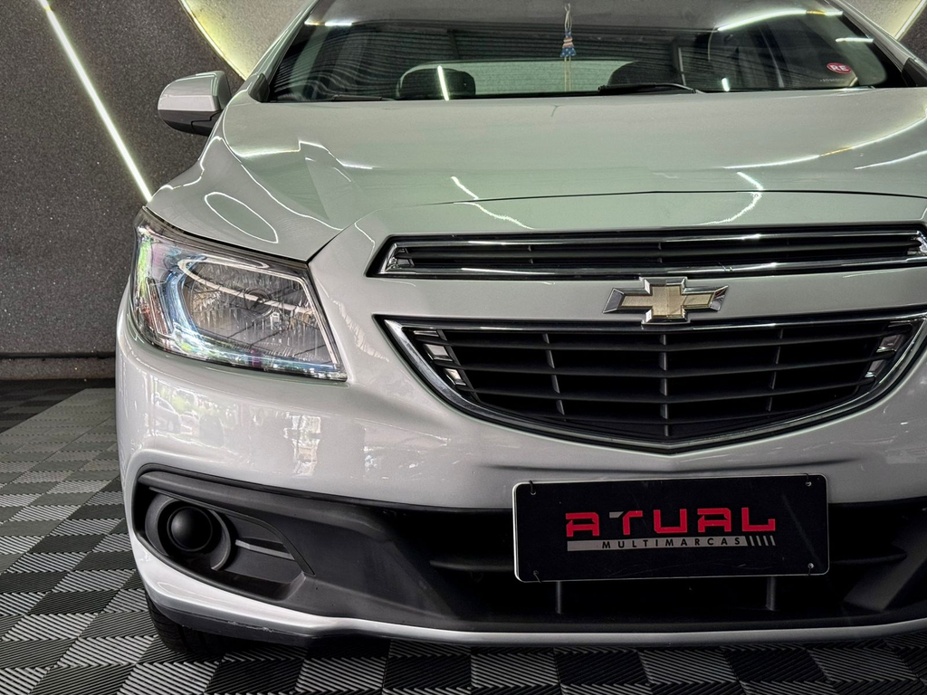 Chevrolet Onix Prata