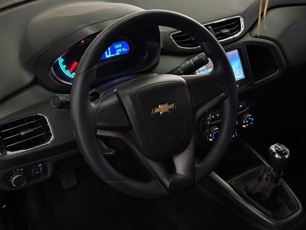 Chevrolet Onix Prata