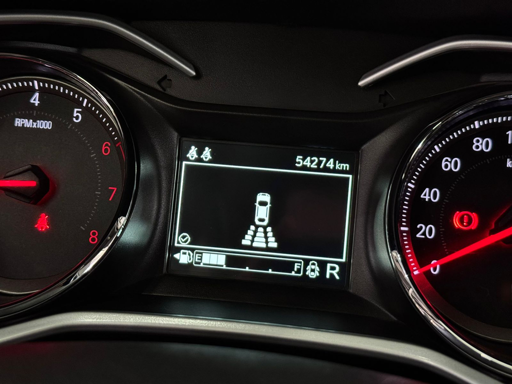 Chevrolet Onix Sedan Prata