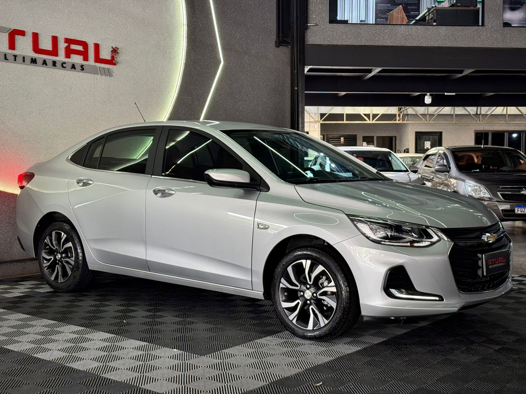 Chevrolet Onix Sedan Prata