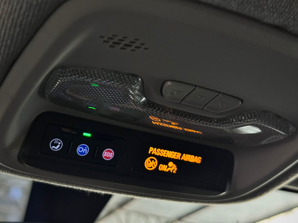 Chevrolet Onix Sedan Prata