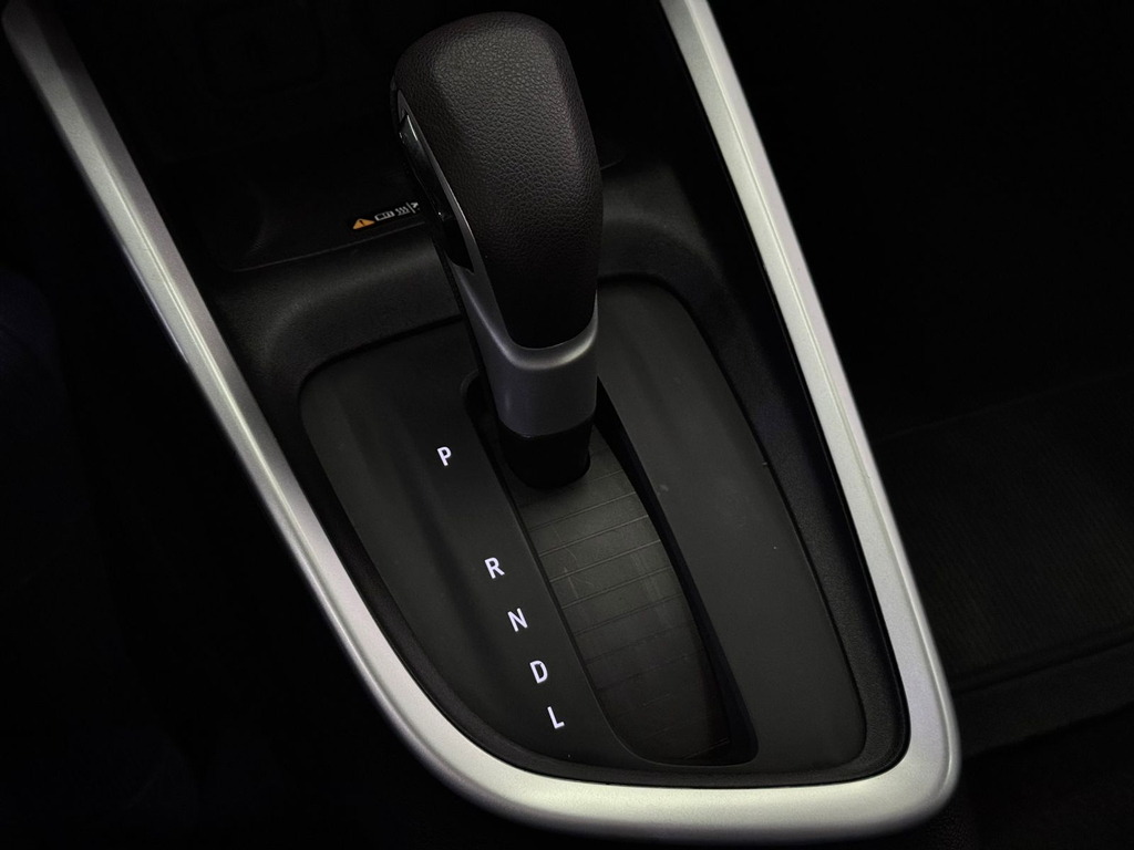 Chevrolet Onix Sedan Prata