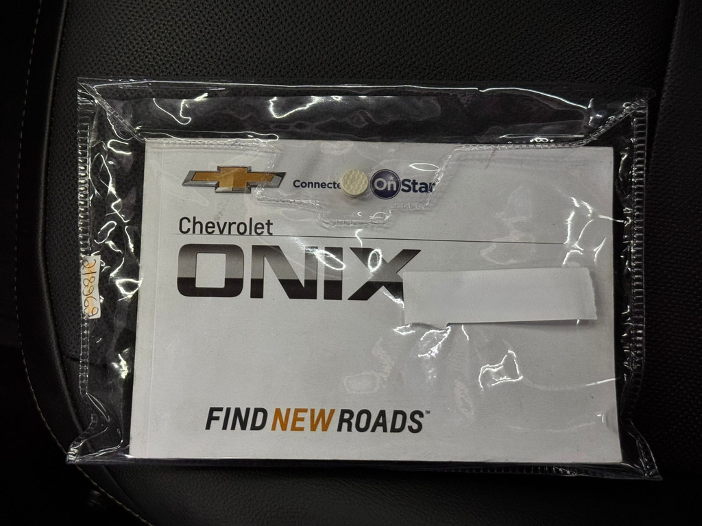 Chevrolet Onix Sedan Prata