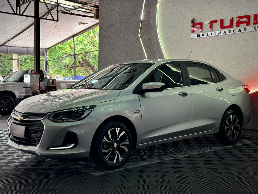 Chevrolet Onix Sedan Prata