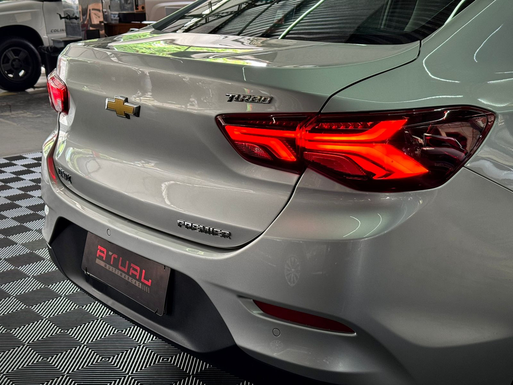 Chevrolet Onix Sedan Prata