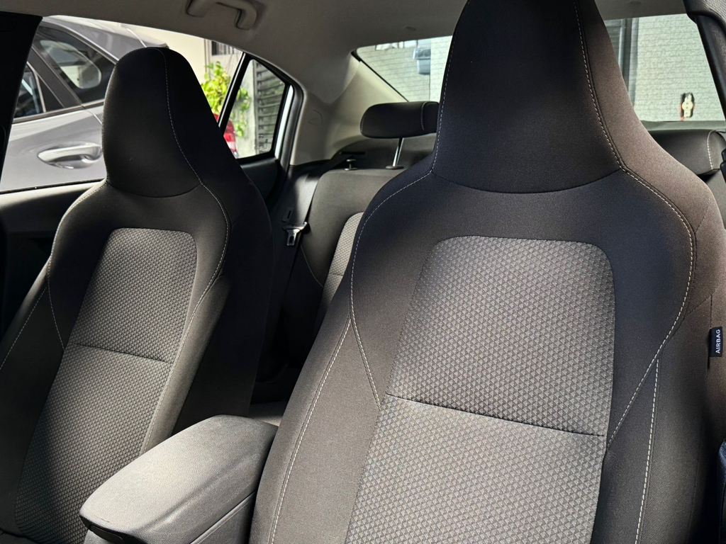 Chevrolet Onix Sedan Prata