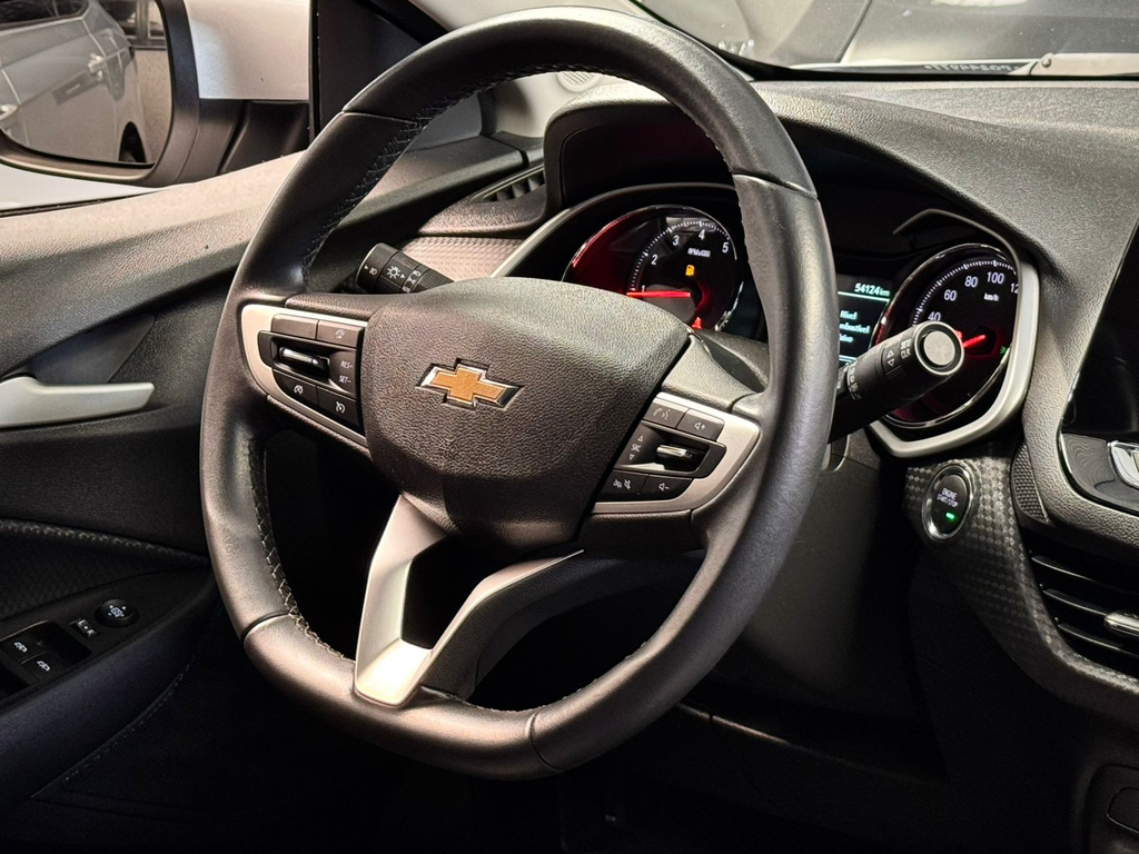 Chevrolet Onix Sedan Prata