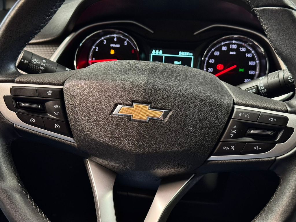Chevrolet Onix Sedan Prata