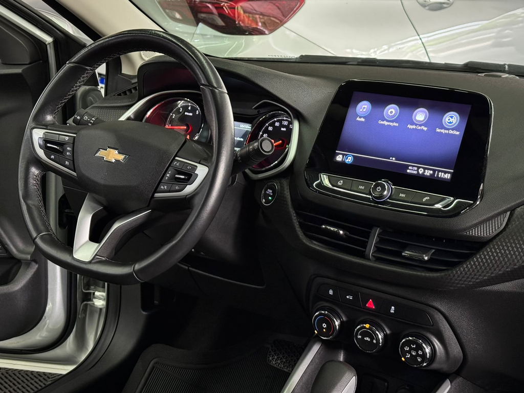 Chevrolet Onix Sedan Prata