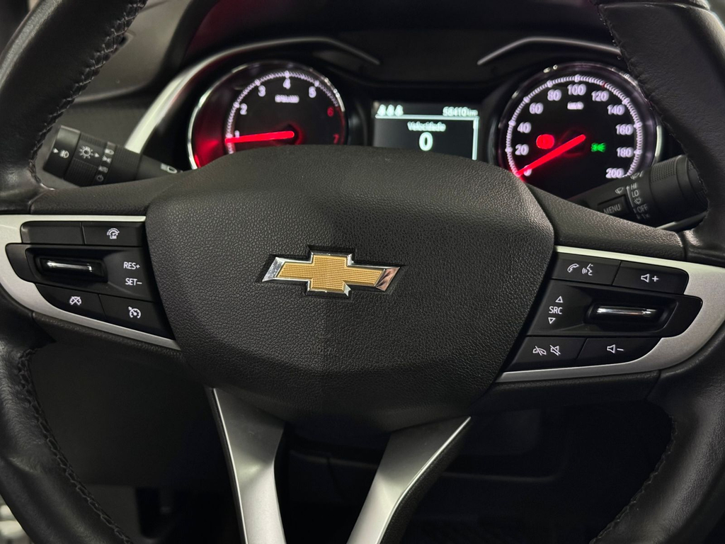 Chevrolet Onix Sedan Prata