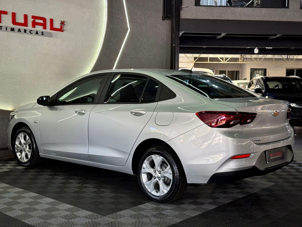 Chevrolet Onix Sedan Prata