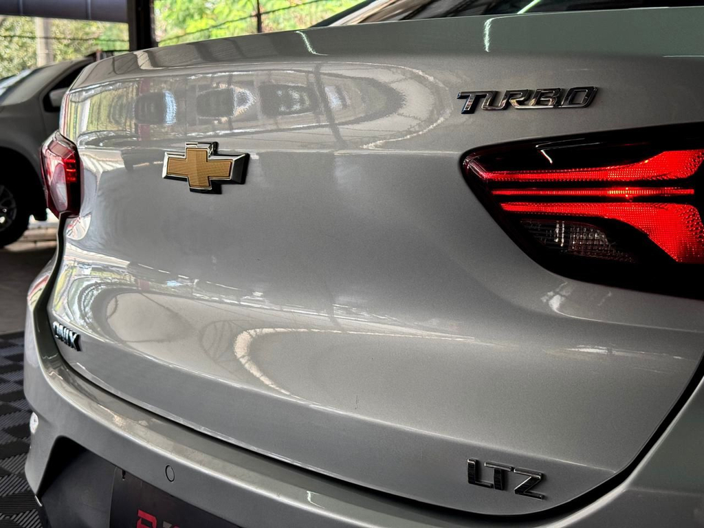 Chevrolet Onix Sedan Prata