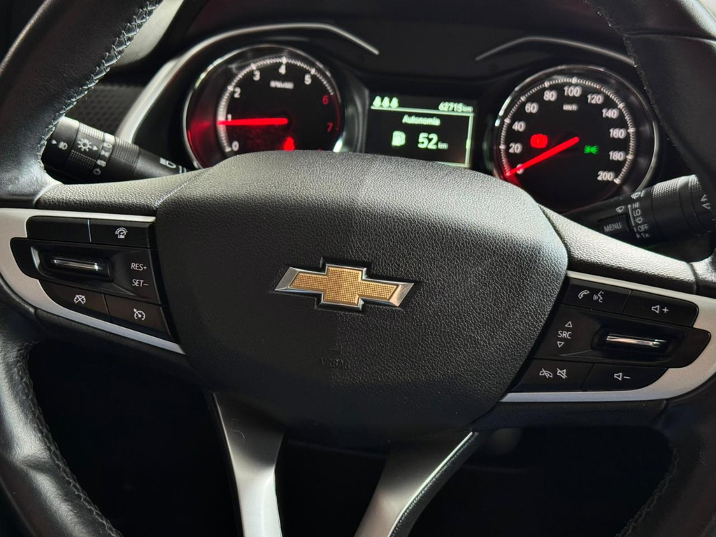 Chevrolet Onix Sedan Prata