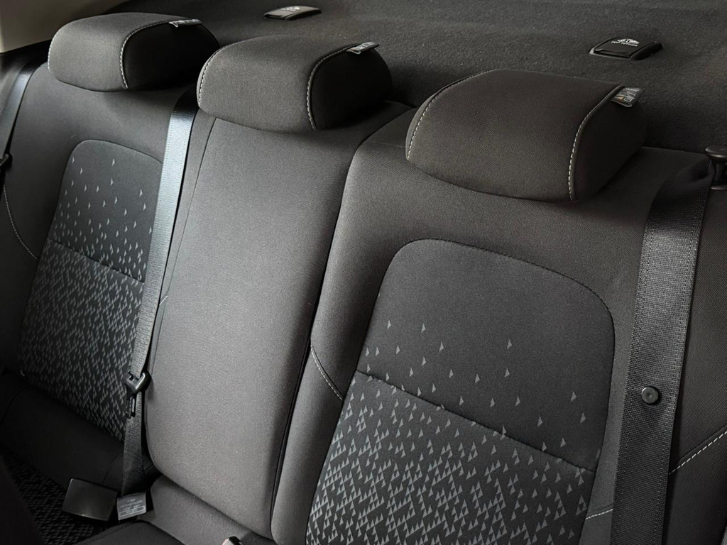 Chevrolet Onix Sedan Prata