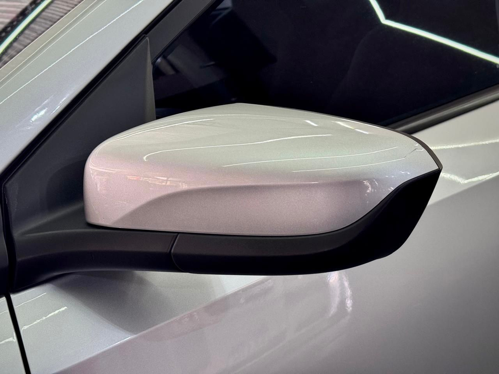 Chevrolet Onix Sedan Prata