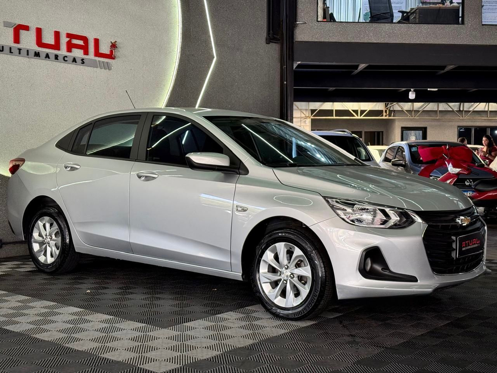 Chevrolet Onix Sedan Prata