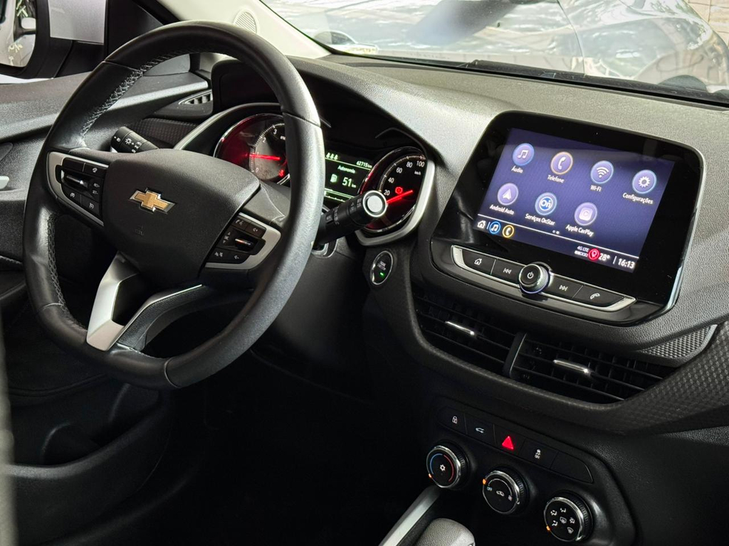 Chevrolet Onix Sedan Prata