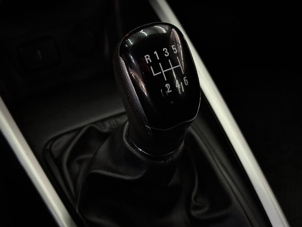 Chevrolet Onix Branco