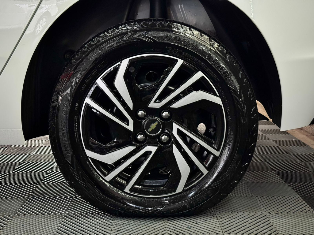 Chevrolet Onix Branco