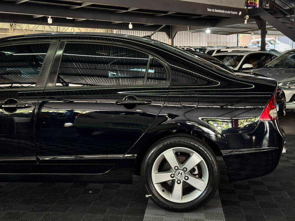 Honda Civic Preto