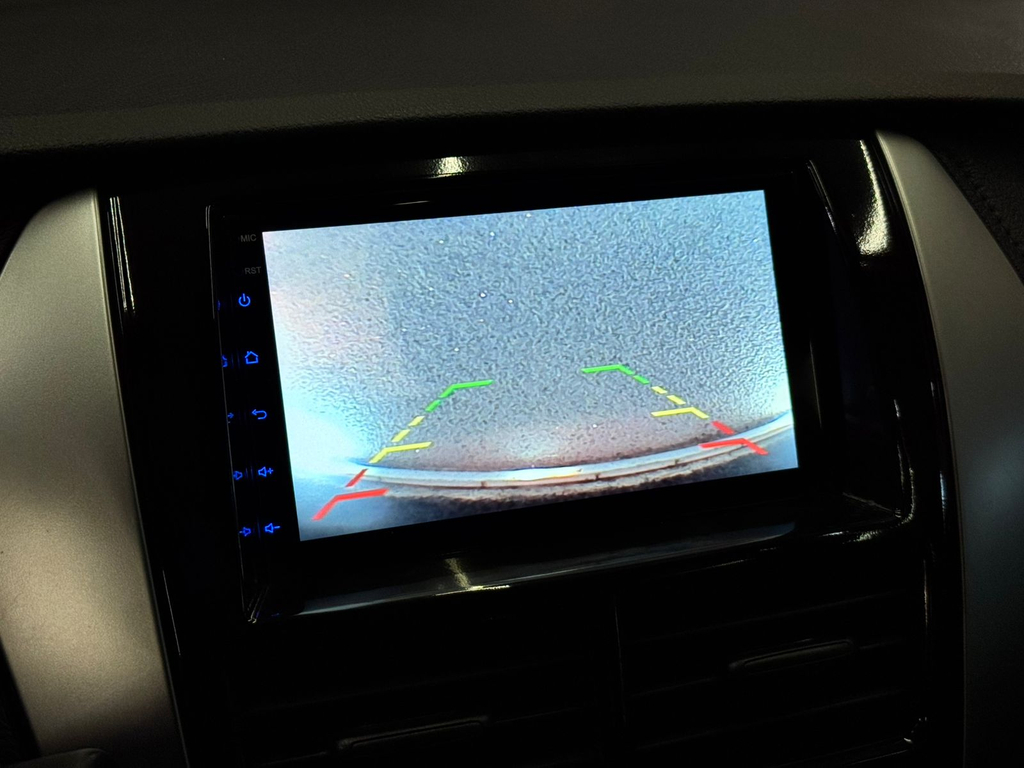 Toyota Yaris Hatch Cinza