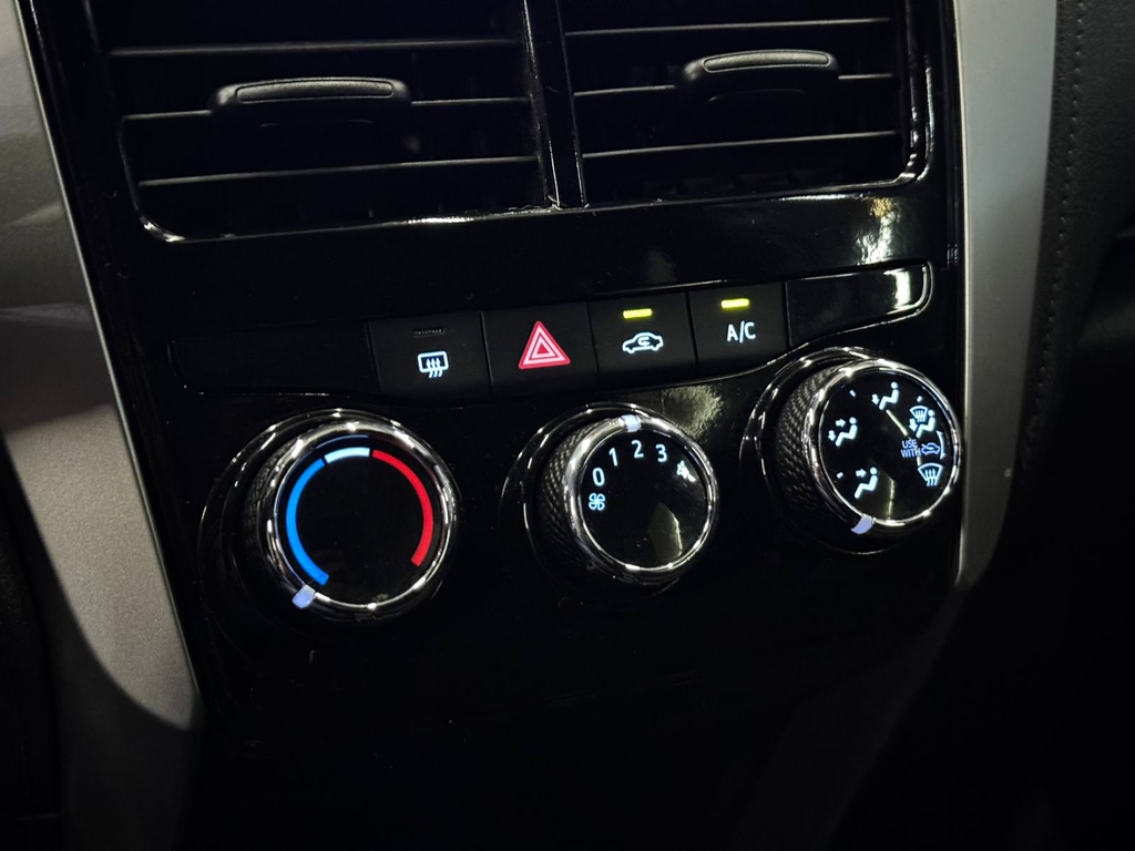 Toyota Yaris Hatch Cinza