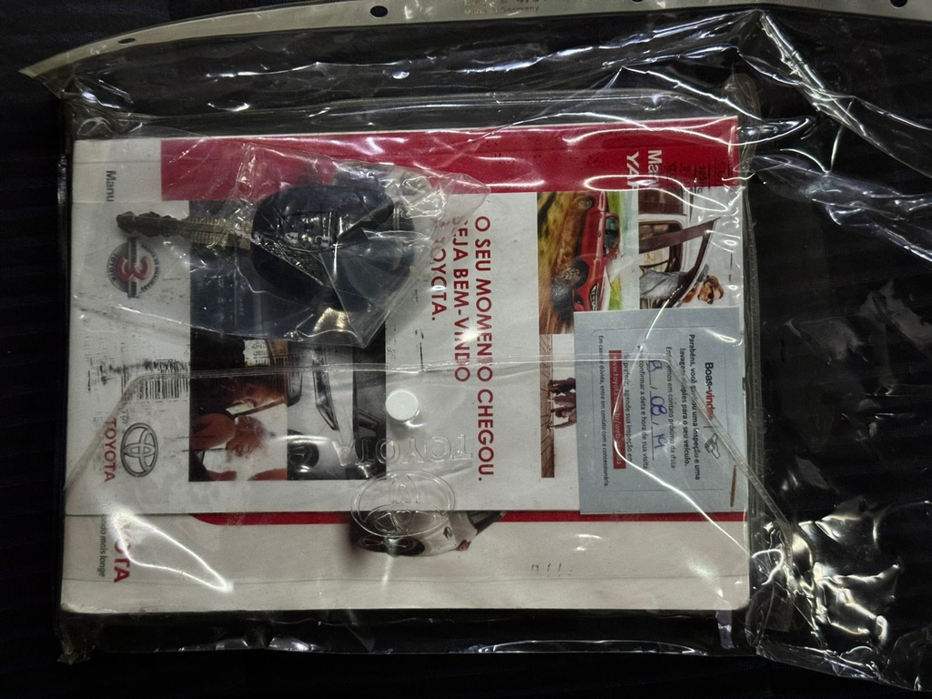 Toyota Yaris Hatch Cinza