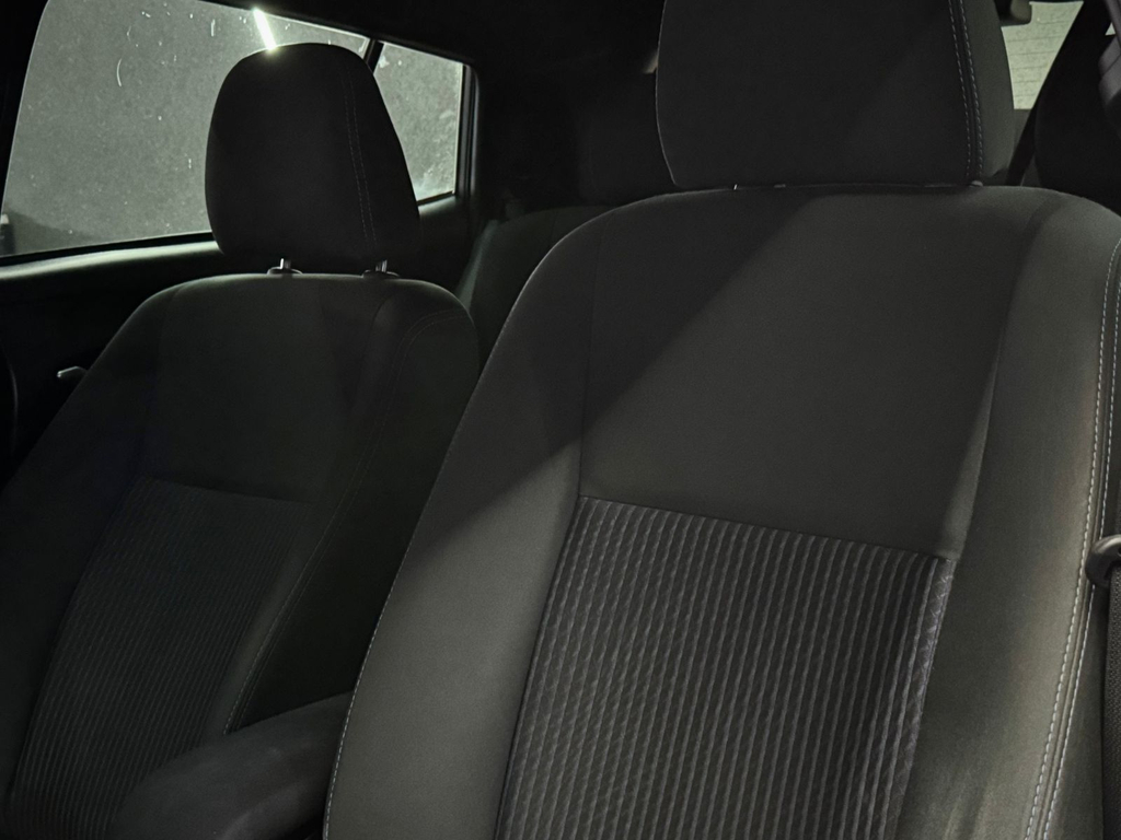 Toyota Yaris Hatch Cinza