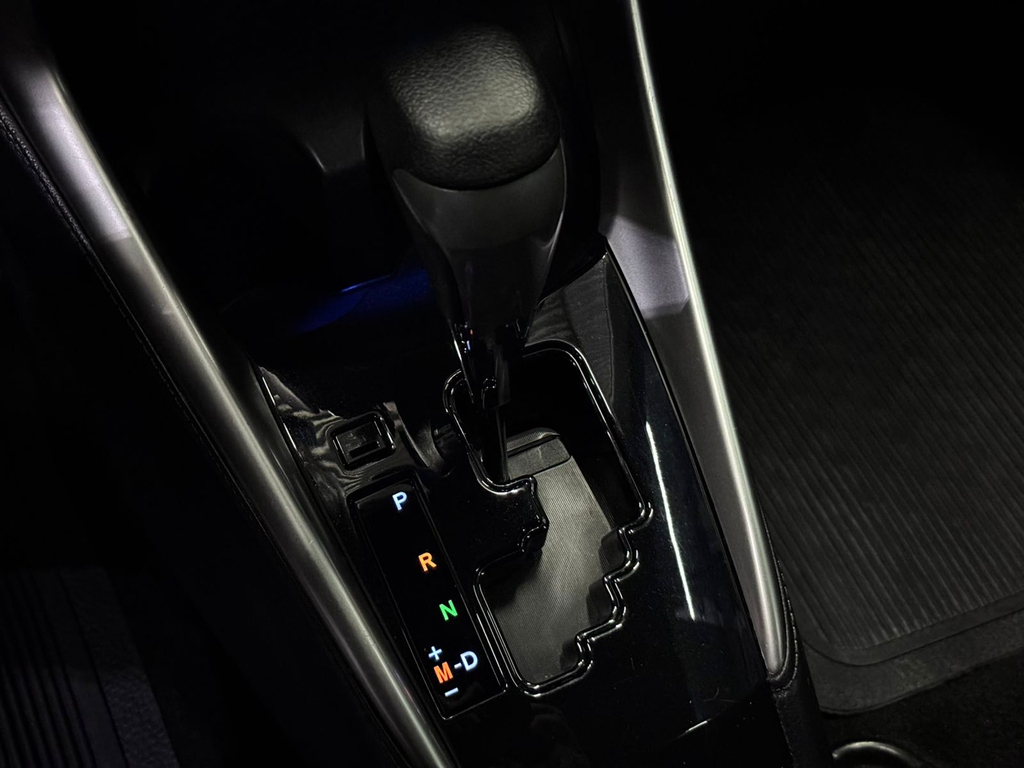 Toyota Yaris Hatch Cinza